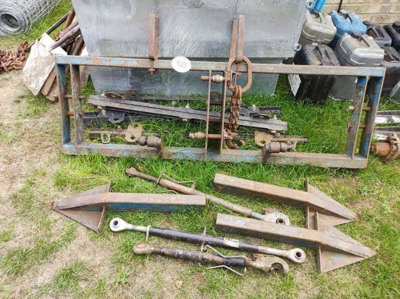 Lot 123 - Wire Strainer With Legs and Toplinks (Located...
