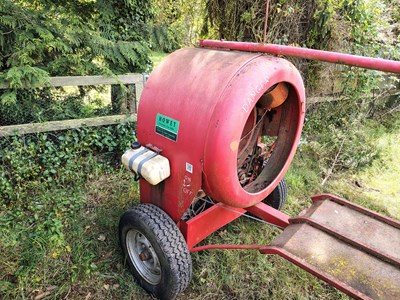Lot 1e - Howey Christmas Tree Baler