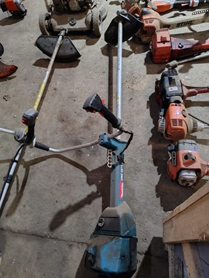 Lot 4 - Makita DBL1214510 Strimmer