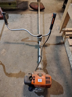 Lot 7 - Stihl FS130 Strimmer