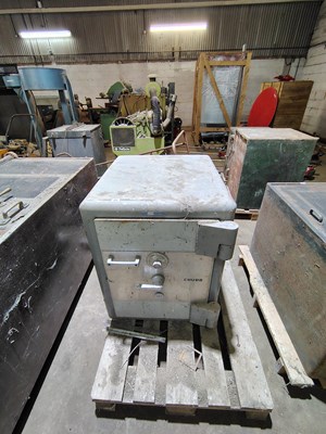Lot 29 - 1 Chubs Safe (no key)