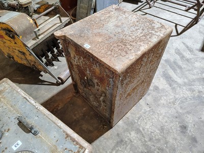 Lot 32 - 1 Safe (no key)