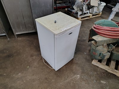 Lot 65 - Mini Fridge