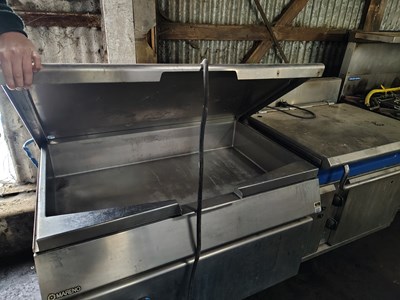 Lot 75 - Mareno ELV 006  Tilting Bratt Pan