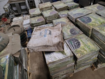 Lot 91 - Pallet of Easyfix Christmas Stands