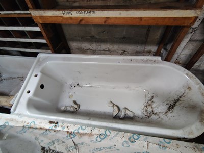 Lot 112 - Bath Unit
