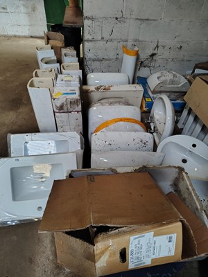 Lot 119 - Qty of Sinks, Bathroom Units