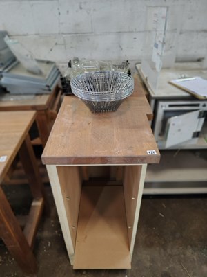 Lot 128 - Cabinet with Glasses and Baskets