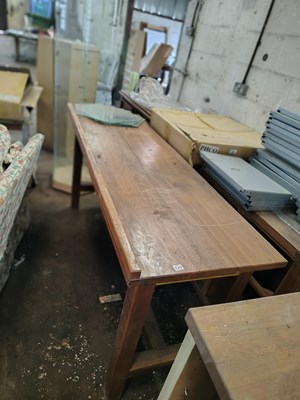 Lot 129 - Table/Bar