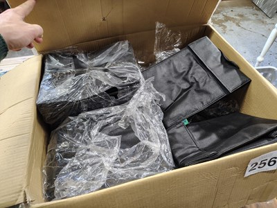 Lot 256 - Large Qty of Thermal Bags is in a Box