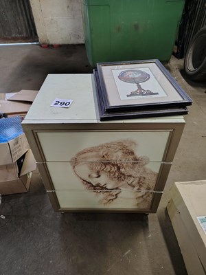 Lot 290 - Chest of Drawers and 2 Pictures